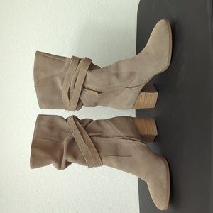 Tahari Tan Heeled Boots